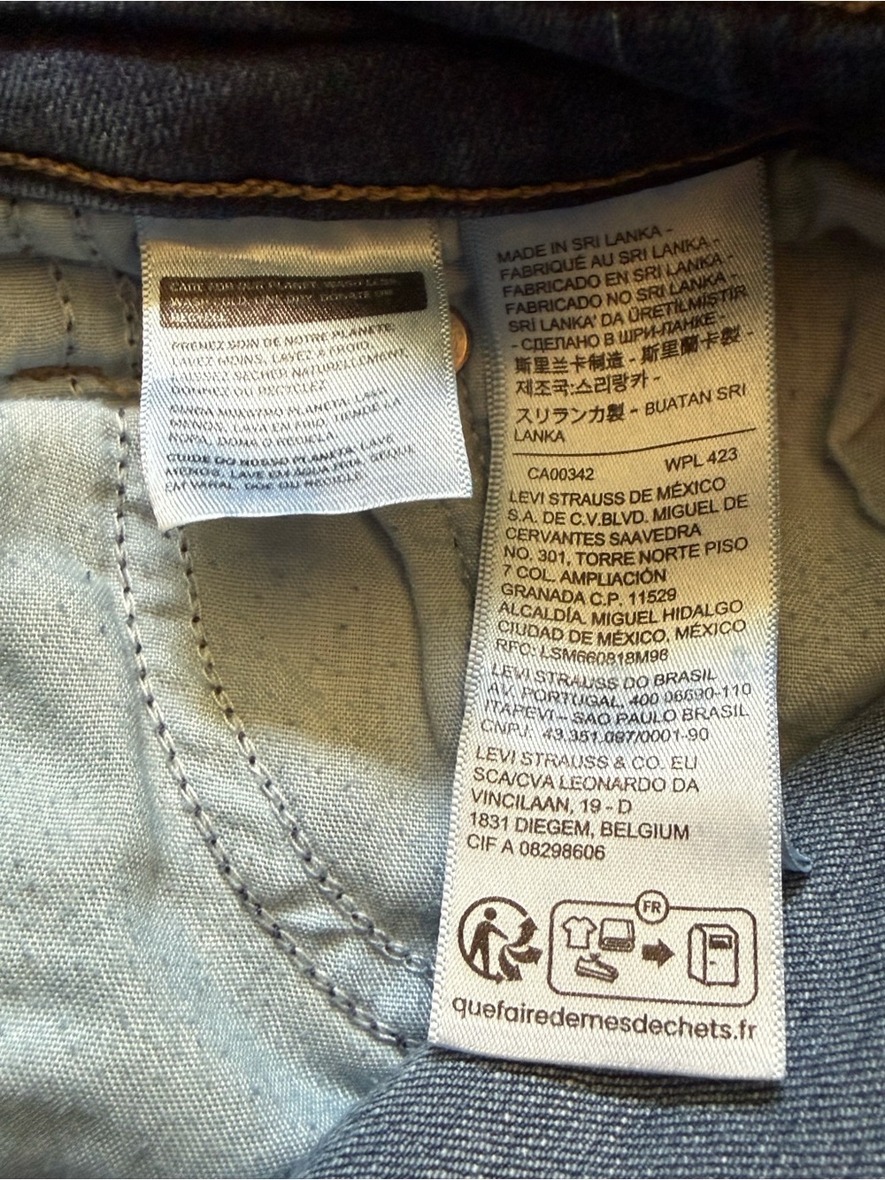 Levi's 725 High Rise Bootcut Jeans Mid Wash Denim Size 27 Slim Fit - Picture 5 of 10